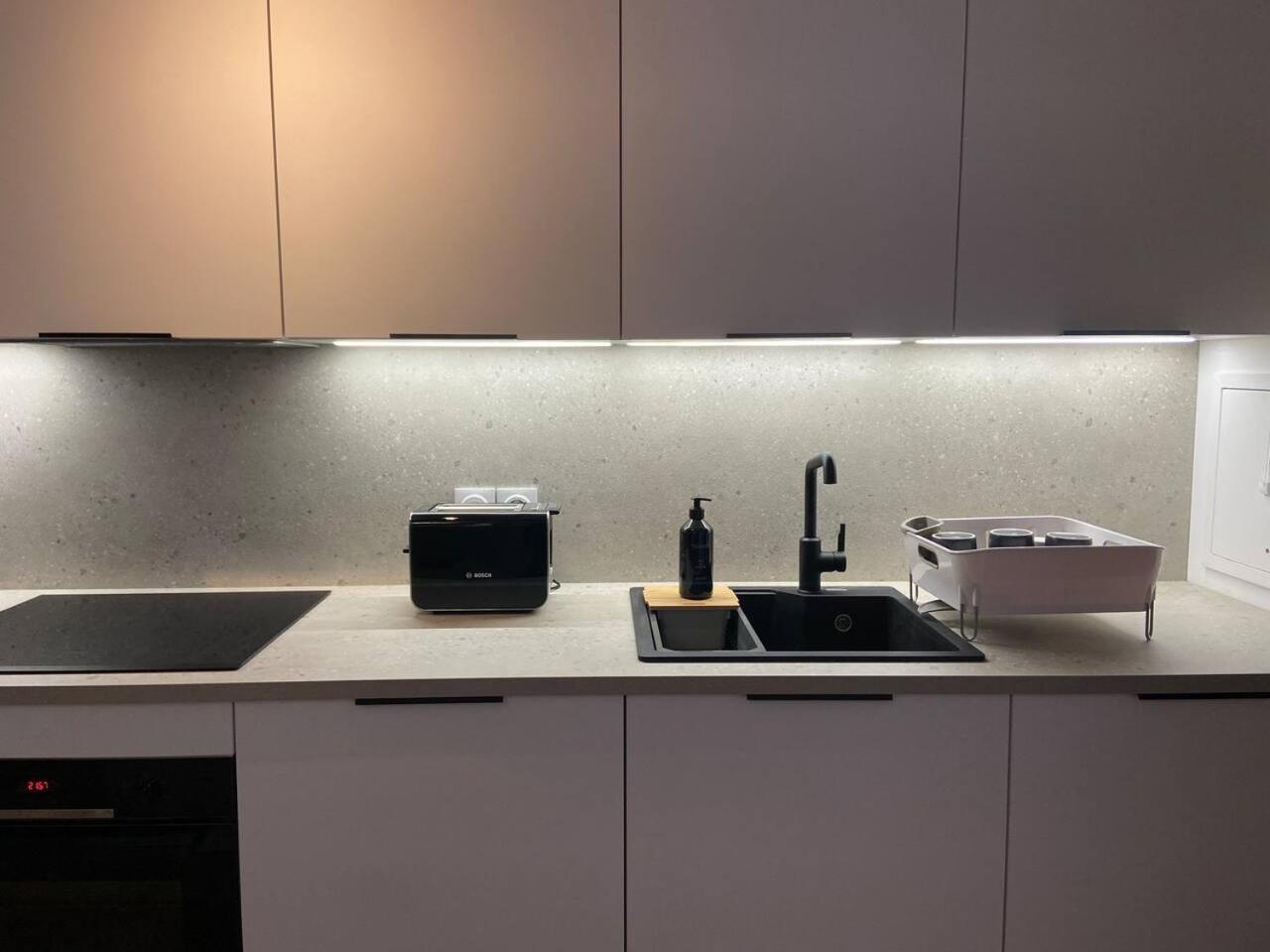 세리스 Disneyland Minimalist Lifestyle - 5 Pax 아파트 외부 사진